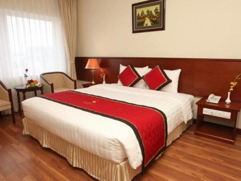 S79 Sunny Hotel 2 Hanoï Extérieur photo